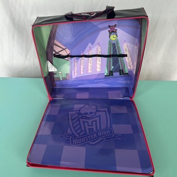 Monster High Doll Case - Picture 3 of 8